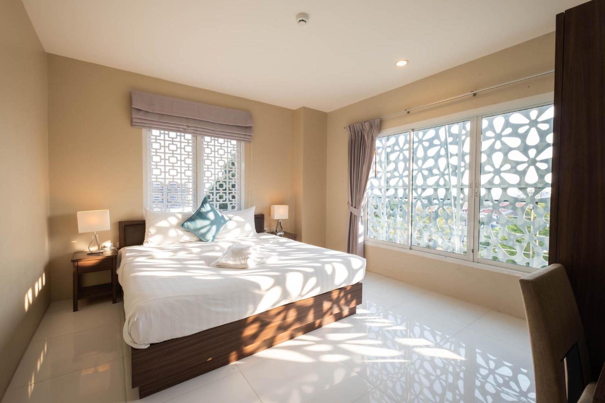 Khao Rang Place Phuket Bagian luar foto