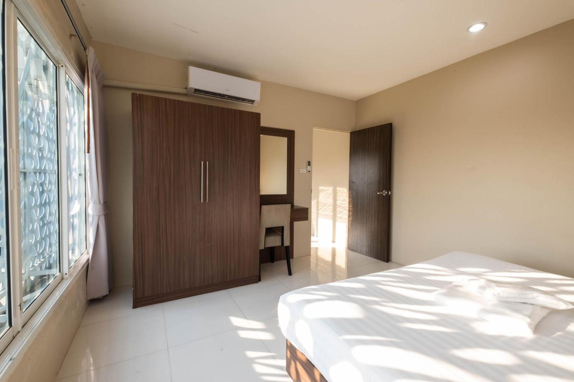 Khao Rang Place Phuket Bagian luar foto