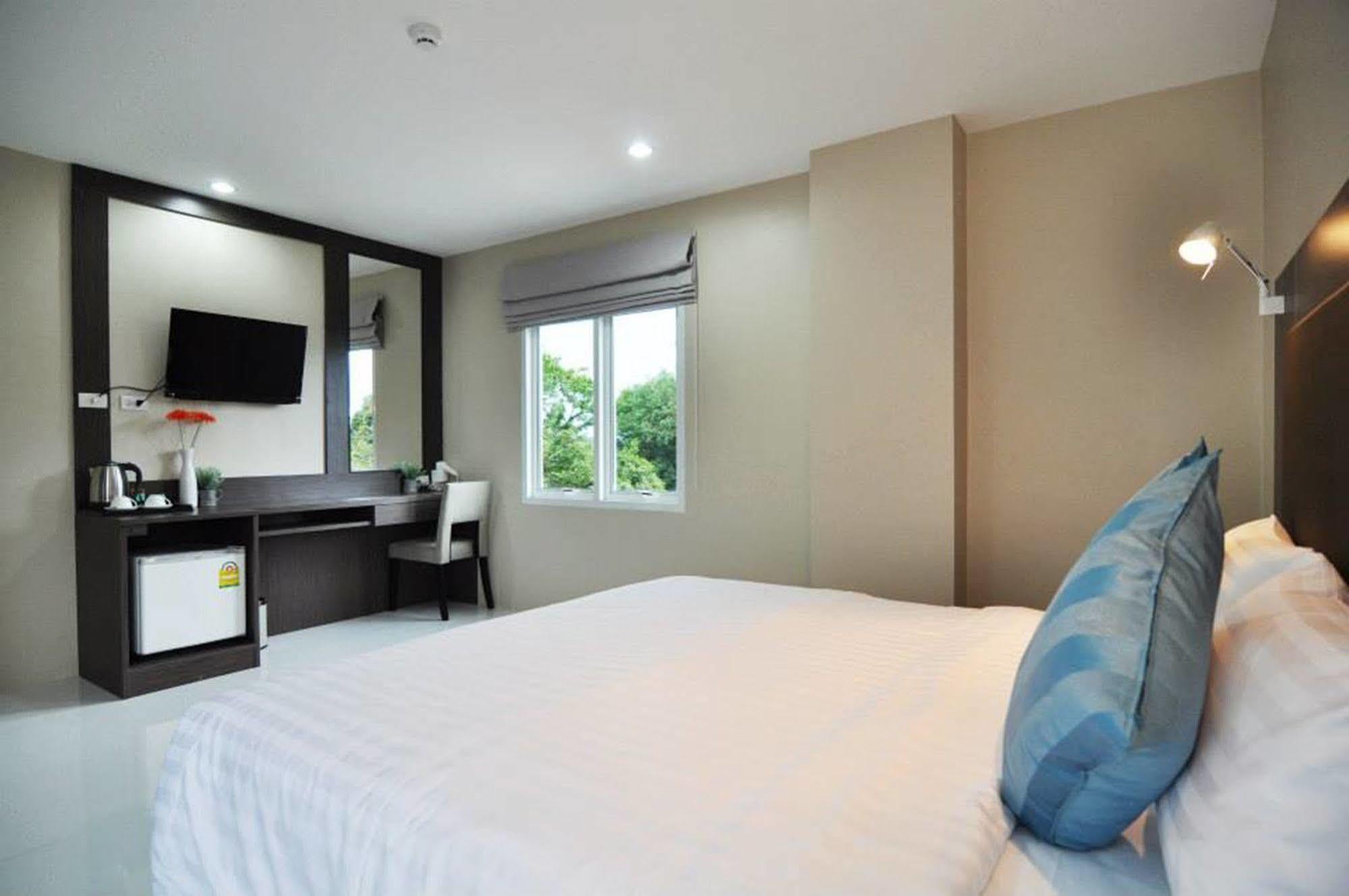 Khao Rang Place Phuket Bagian luar foto