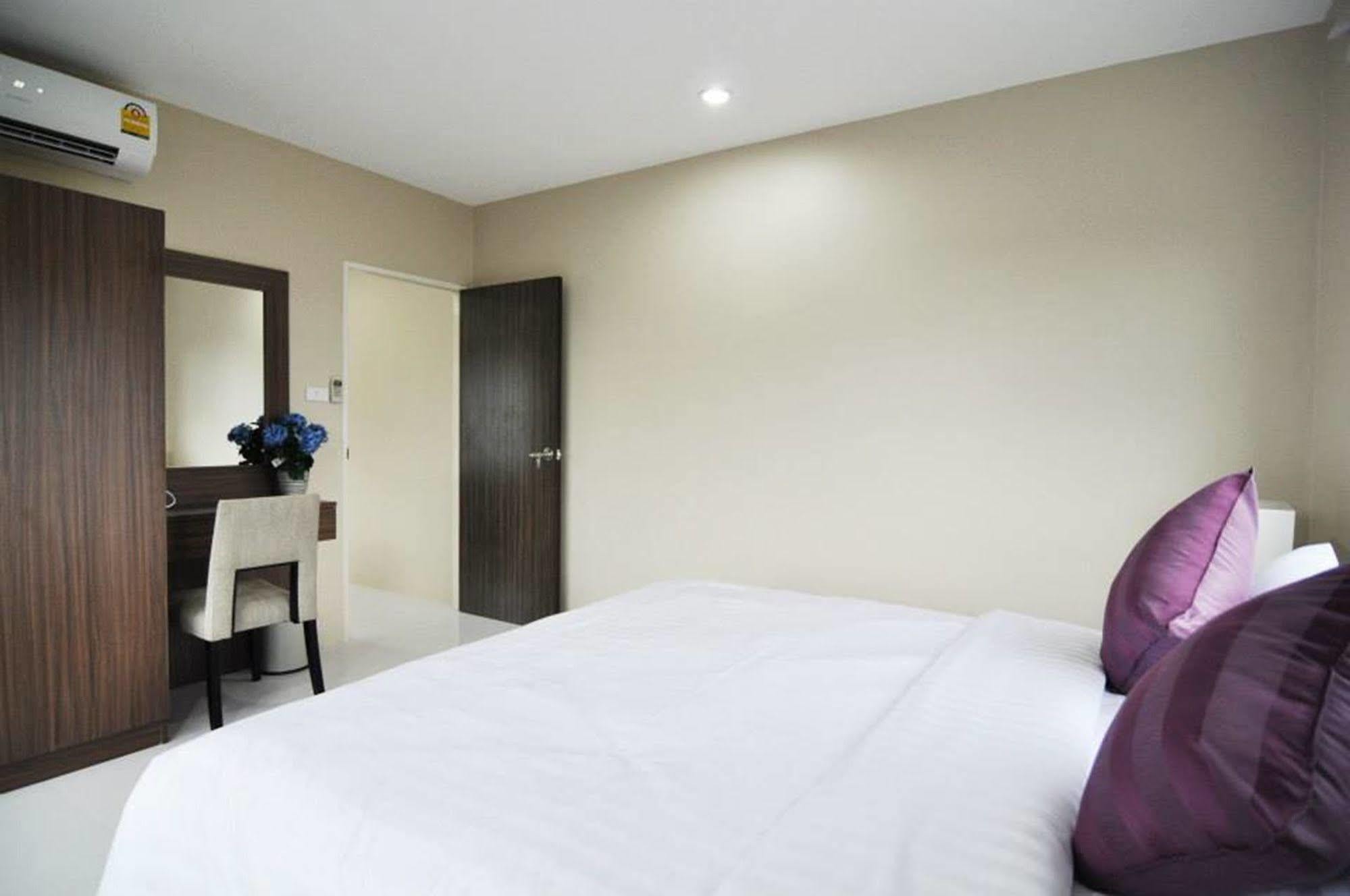 Khao Rang Place Phuket Bagian luar foto
